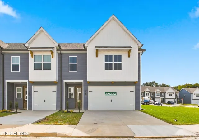 Photo 2 of Single family home for sale at 1618 Lateglow Way, Knoxville, TN 37931 | MLS# 1346303 | Listing updated on 2026-09-12