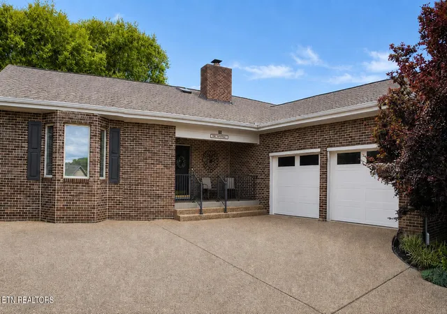 Photo 4 of Single family home for sale at 212 Tooweka Ln, Loudon, TN 37774 | MLS# 1346547 | Listing updated on 2026-09-25
