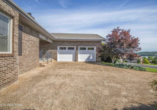 Photo 3 of Single family home for sale at 212 Tooweka Ln, Loudon, TN 37774 | MLS# 1346547 | Listing updated on 2026-09-25