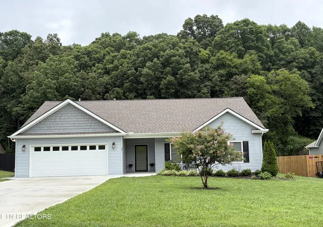 Homes for sale in Andersonville, TN | 762 Hillvale Rd, Andersonville, TN 37705 | MLS# 1346322