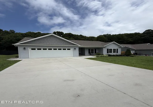 Homes for sale in Andersonville, TN | 762 Hillvale Rd, Andersonville, TN 37705 | MLS# 1346322