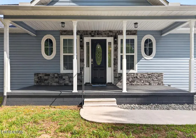 Homes for sale in Harriman, TN | 129 S Walden Dr, Harriman, TN 37748 | MLS# 1346323