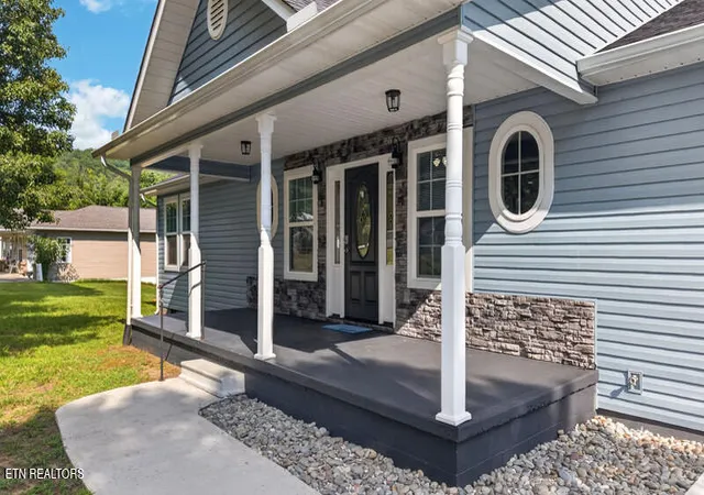 Homes for sale in Harriman, TN | 129 S Walden Dr, Harriman, TN 37748 | MLS# 1346323