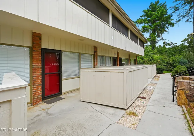 3rd image of 2806 Suncrest Rd #APT 4, Pigeon Forge, TN 37863 | MLS# 1348006