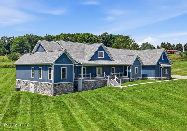 Homes for sale in Dandridge, TN | 641 Zirkle Rd, Dandridge, TN 37725 | MLS# 1346492