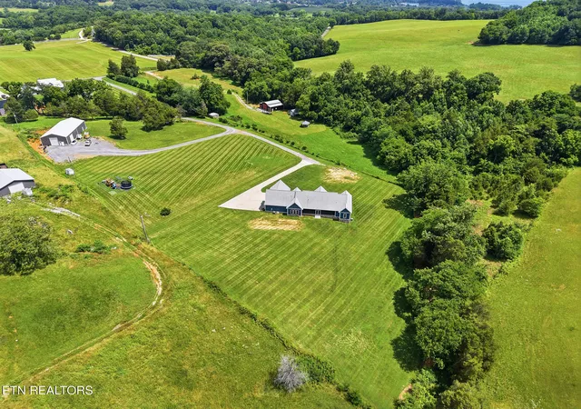 Homes for sale in Dandridge, TN | 641 Zirkle Rd, Dandridge, TN 37725 | MLS# 1346492