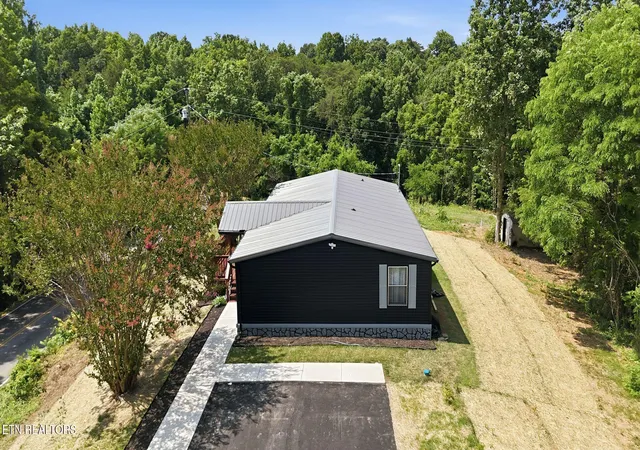 Homes for sale in Sevierville, TN | 459 Happy Hollow Ln, Sevierville, TN 37876 | MLS# 1346379