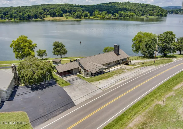 Homes for sale in Kingston, TN | 1000 S Kentucky St, Kingston, TN 37763 | MLS# 1346350