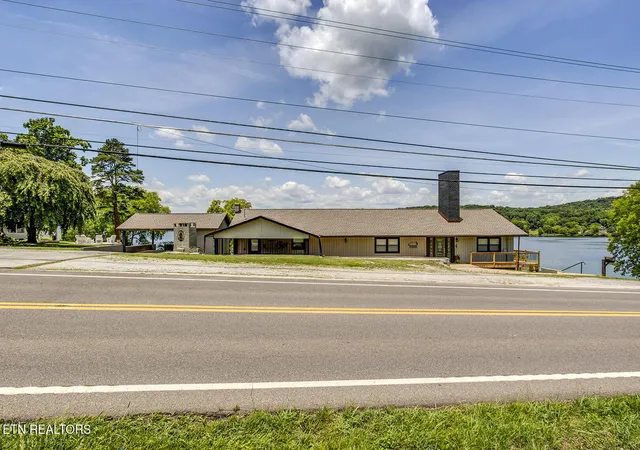 Homes for sale in Kingston, TN | 1000 S Kentucky St, Kingston, TN 37763 | MLS# 1346350