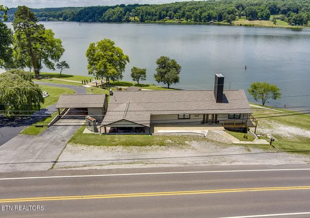 Homes for sale in Kingston, TN | 1000 S Kentucky St, Kingston, TN 37763 | MLS# 1346350