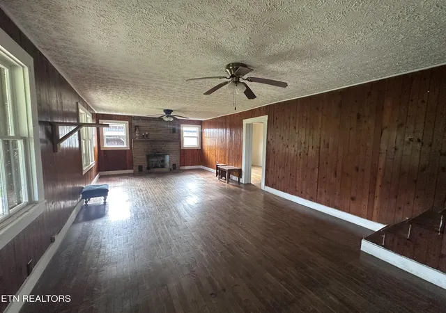 Homes for sale in Jamestown, TN | 1671 Taylor Pl Rd, Jamestown, TN 38556 | MLS# 1346342