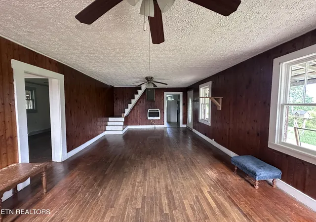 Homes for sale in Jamestown, TN | 1671 Taylor Pl Rd, Jamestown, TN 38556 | MLS# 1346342