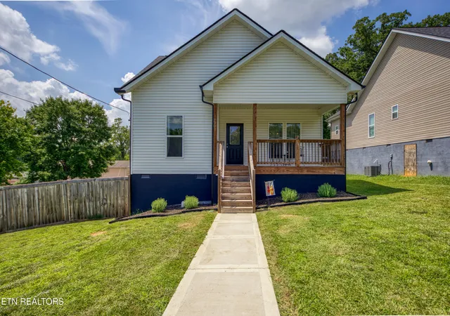 Photo 1 of Single family home for sale at 2901 Lay Ave, Knoxville, TN 37914 | MLS# 1346677 | Listing updated on 2026-09-18