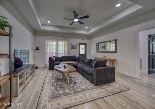 Photo 4 of Single family home for sale at 2901 Lay Ave, Knoxville, TN 37914 | MLS# 1346677 | Listing updated on 2026-09-18