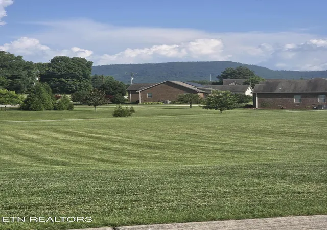 Photo 2 of Sale Pending at 602 Yellow Rose Ln, Maryville, TN 37803 | MLS# 1346387 | Listing updated on 2026-08-30