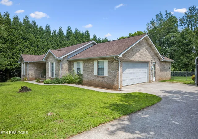 Homes for sale in Maryville, TN | 5616 Brandon Park Dr, Maryville, TN 37804 | MLS# 1346506