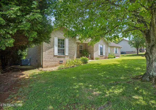Homes for sale in Maryville, TN | 5616 Brandon Park Dr, Maryville, TN 37804 | MLS# 1346506
