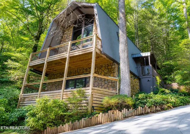 1st image of 6237 Old Walland Hwy, Walland, TN 37886 | MLS# 1346427