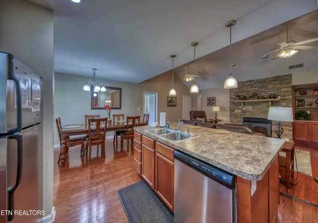 Listing Photo 4 - Condo for sale in building located at 332 Meriwether Wy, Pigeon Forge, TN 37863