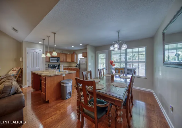 Listing Photo 5 - Condo for sale in building located at 332 Meriwether Wy, Pigeon Forge, TN 37863
