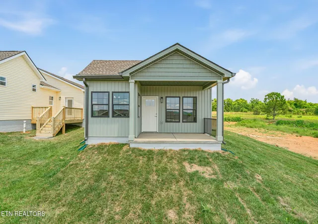 1st image of 1034 Wentford Ave, Sweetwater, TN 37874 | MLS# 1346463