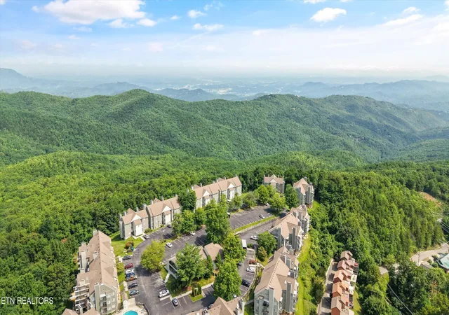 2nd image of 1260 Ski Vw Dr, Gatlinburg, TN 37738