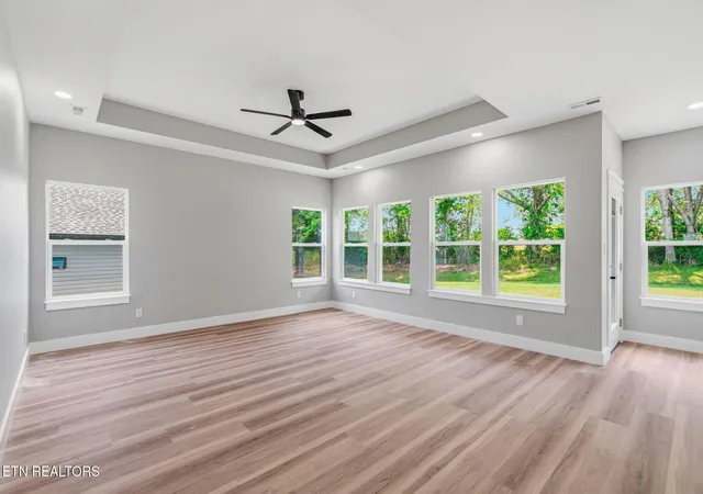 4th image of 918 Stratford Ave, Sweetwater, TN 37874 | MLS# 1346827