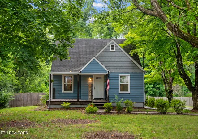 Photo 2 of Single family home for sale at 3518 Delrose Dr, Knoxville, TN 37914 | MLS# 1346415 | Listing updated on 2026-09-07