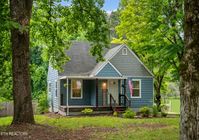 Photo 3 of Single family home for sale at 3518 Delrose Dr, Knoxville, TN 37914 | MLS# 1346415 | Listing updated on 2026-09-07