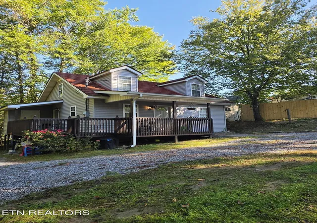 Photo 1 of Single family home for sale at 125 Cawood Ln, Middlesboro, KY 40965 | MLS# 1346436 | Listing updated on 2026-10-01