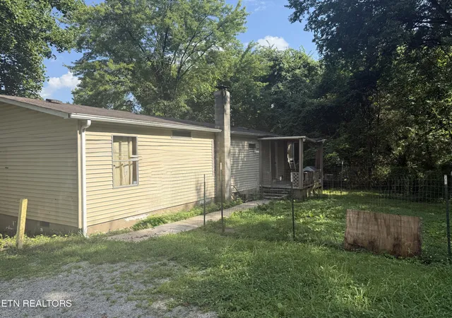 Homes for sale in Rocky Top, TN | 129 Old Bryant Ln, Rocky Top, TN 37769 | MLS# 1346445