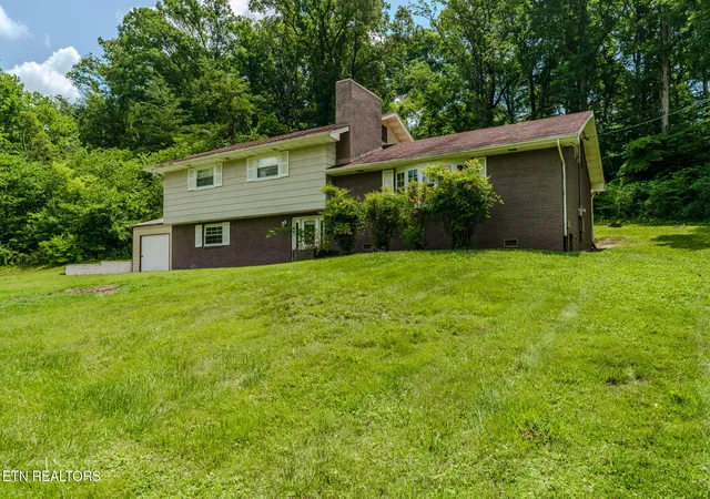 Photo 2 of Single family home for sale at 6904 Millertown Pike, Knoxville, TN 37924 | MLS# 1346672 | Listing updated on 2026-10-26