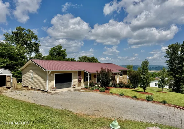 Homes for sale in Tazewell, TN | 618 Essary Rd, Tazewell, TN 37879 | MLS# 1346447