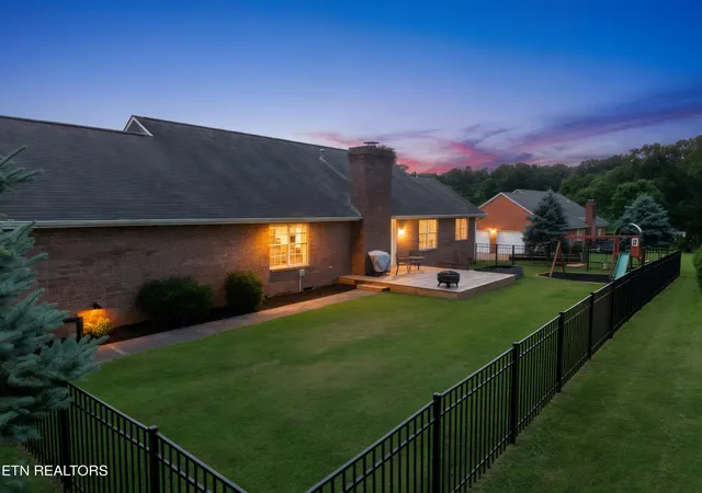 20th image of 940 Meadow Oaks Dr, Maryville, TN 37803 | MLS# 1347033