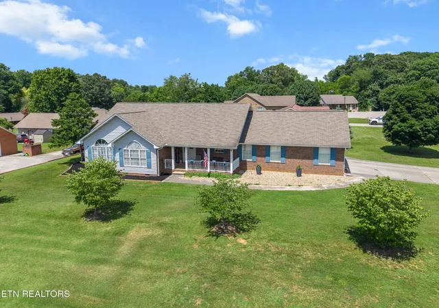 3rd image of 940 Meadow Oaks Dr, Maryville, TN 37803 | MLS# 1347033