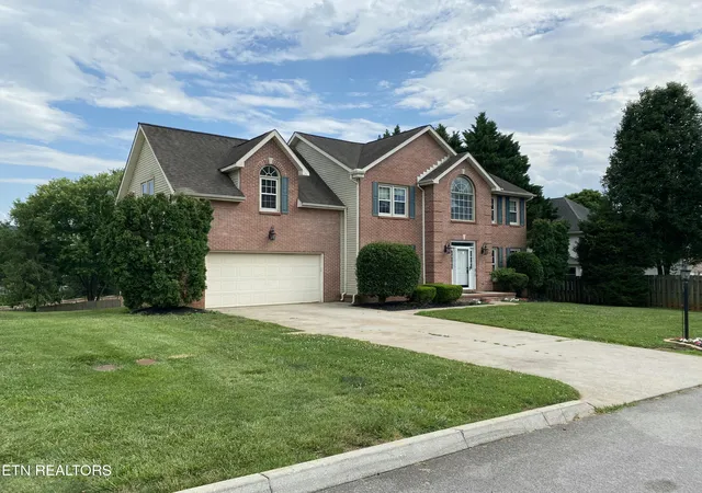Photo 2 of Single family home for sale at 7540 Copper Lantern Dr, Knoxville, TN 37931 | MLS# 1346887 | Listing updated on 2026-07-03