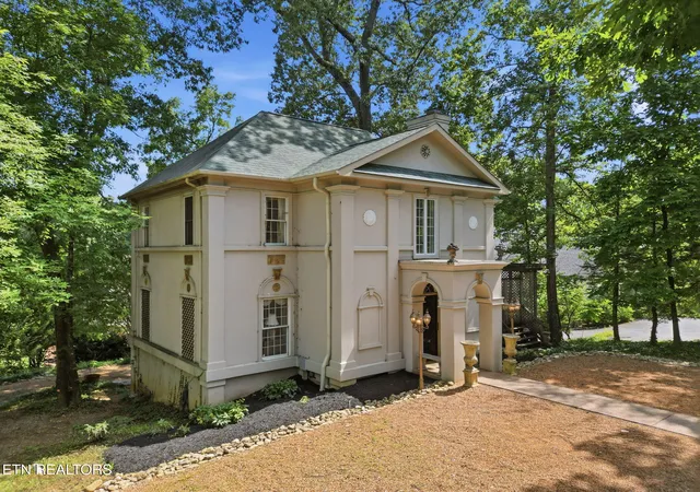 Photo 3 of Single family home for sale at 3720 Kingston Pike, Knoxville, TN 37919 | MLS# 1346885 | Listing updated on 2026-09-18