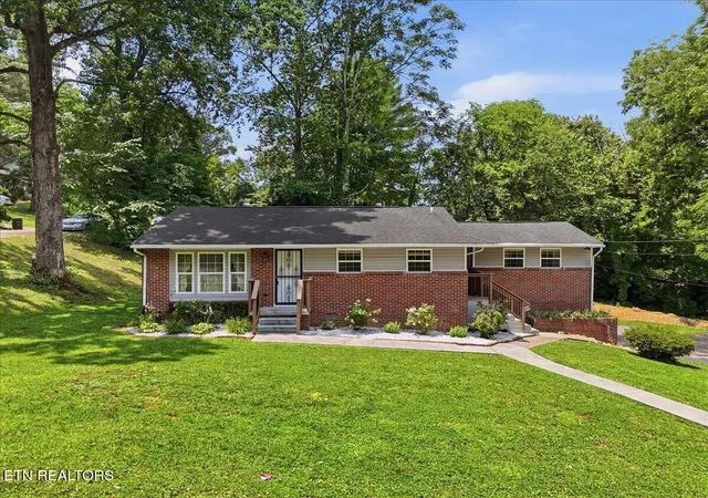 Homes for sale in Knoxville, TN | 415 Michael St, Knoxville, TN 37914 | MLS# 1346695