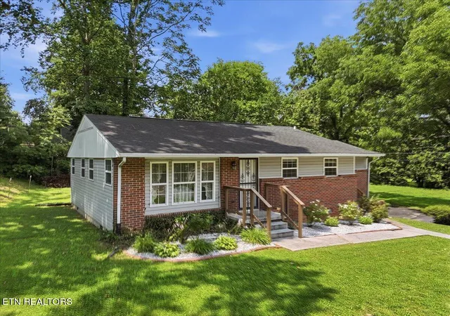 Homes for sale in Knoxville, TN | 415 Michael St, Knoxville, TN 37914 | MLS# 1346695