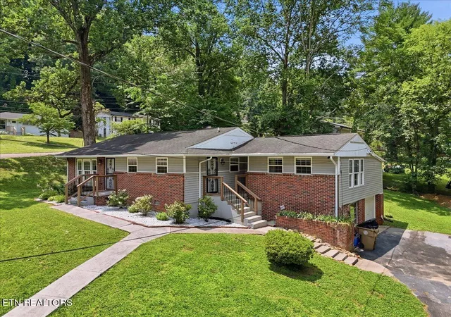Homes for sale in Knoxville, TN | 415 Michael St, Knoxville, TN 37914 | MLS# 1346695