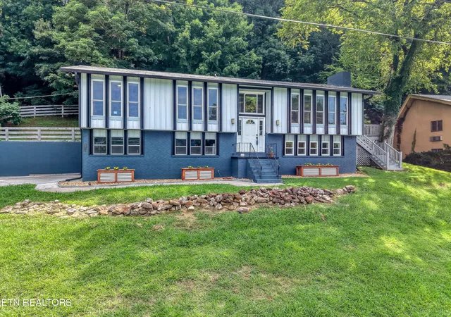 Homes for sale in Louisville, TN | 2212 Jones Bend Rd, Louisville, TN 37777 | MLS# 1346904