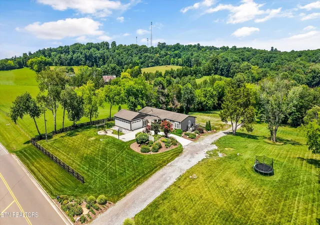2nd image of 400 N Watt Rd, Farragut, TN 37934 | MLS# 1346713