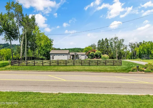 3rd image of 400 N Watt Rd, Farragut, TN 37934 | MLS# 1346713
