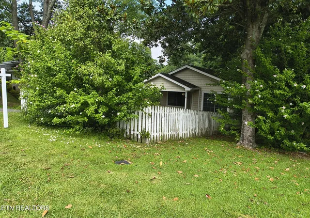 Photo 2 of Single family home for sale at 1919 Shasta Rd, Maryville, TN 37801 | MLS# 1346496 | Listing updated on 2026-08-28