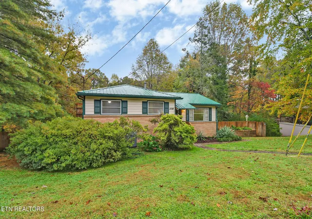 1st image of 109 Wakefield Rd, Oak Ridge, TN 37830 | MLS# 1346586