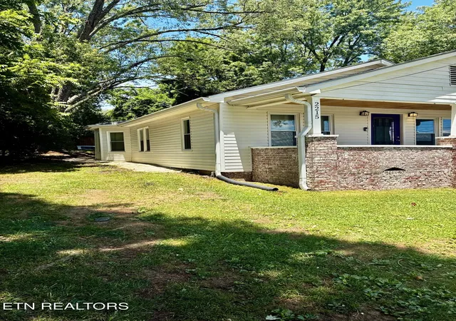 Homes for sale in Morristown, TN | 2215 Morningside Dr, Morristown, TN 37814 | MLS# 1346523