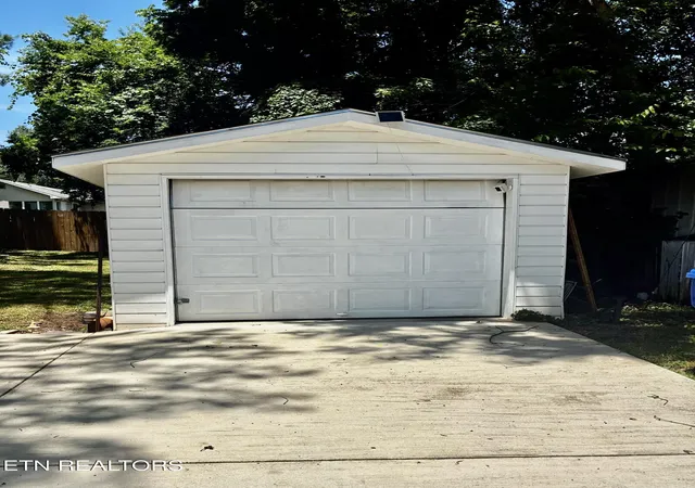 Homes for sale in Morristown, TN | 2215 Morningside Dr, Morristown, TN 37814 | MLS# 1346523