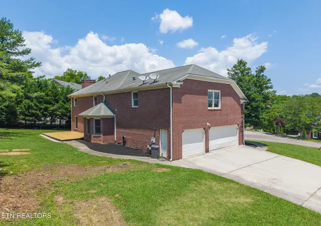 Homes for sale in Knoxville, TN | 1811 Swinford Ct, Knoxville, TN 37922 | MLS# 1346792
