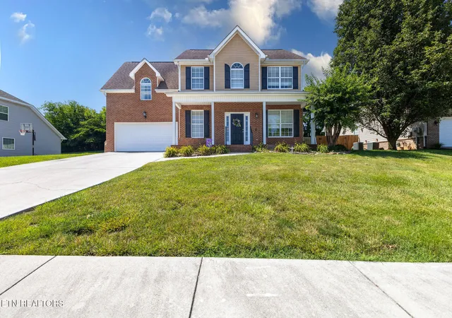 Homes for sale in Lenoir City, TN | 120 E Glenview Dr, Lenoir City, TN 37771 | MLS# 1347227