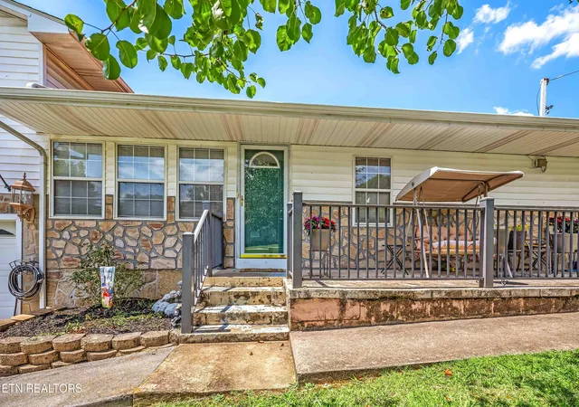 4th image of 958 W Hunt Rd, Alcoa, TN 37701 | MLS# 1346657